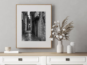 Zwart-wit smal steegje Dubrovnik Kroatië | Foto Kunstprint Fine Art fotografische afdruk