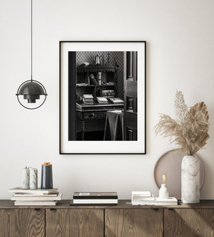 Zwart-wit beeld van historisch Canadees studie-interieur