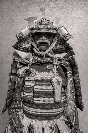 Japans samurai-pantserportret met ceremonieel wapen