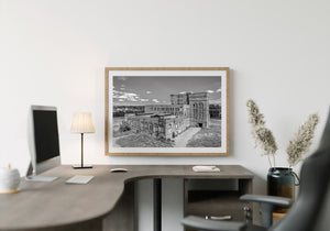 Industrielle Architektur mit wiederholten Bogenfenstern in Sault Ste. Marie.