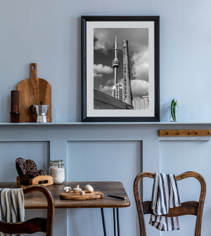 De stedelijke industriële scène van Toronto met schoorsteen en skyline