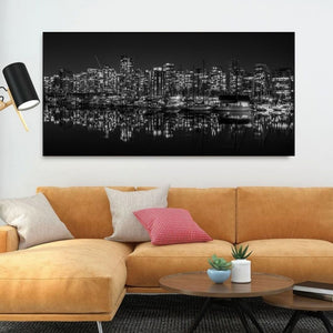 Stedelijke skyline van Vancouver gefotografeerd vanuit Stanley Park 's nachts