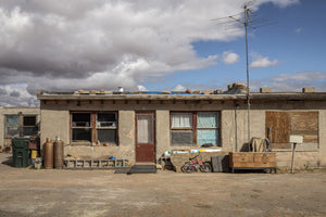 Vecchia stazione di servizio nella città fantasma al confine del deserto in Arizona USA | Foto Stampa d’arte Fine Art stampa fotografica