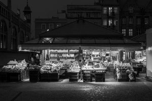 Latenight groenten- en fruitmarkt Gdansk Polen | Foto Kunstprint Fine Art fotografische afdruk
