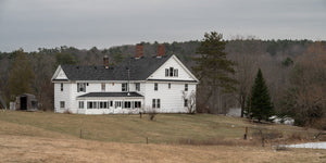 Grande maison blanche rurale du Maine | Impression d'art photo impression photographique d'art